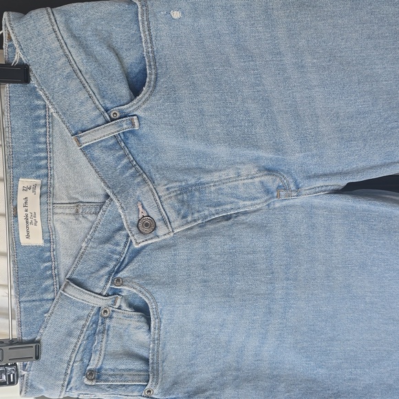 Abercrombie & Fitch The Dad High Rise Jeans - Picture 3 of 8